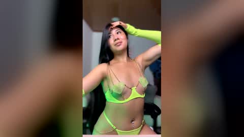 Evelyn online show from February 25, 1:20 pm