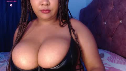 Evelyn Sandoval online show from February 27, 1:59 am