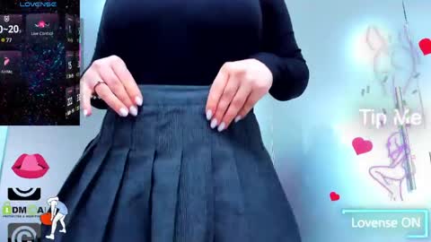 evelyne_rose online show from April 9, 5:10 am