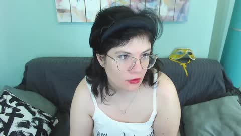 Everly online show from February 6, 2:33 am