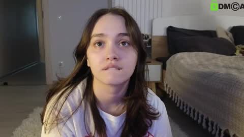 evi_woow online show from February 24, 9:09 pm