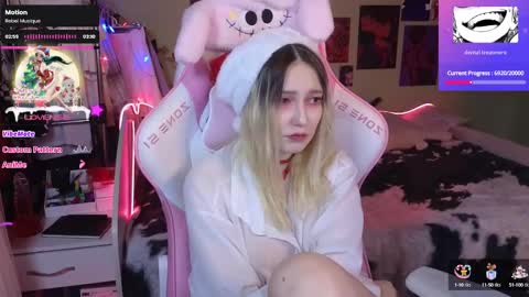 Evie online show from December 30, 8:58 pm