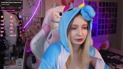 Evie online show from March 7, 8:22 pm