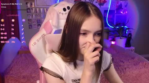 Evie online show from May 11, 4:04 pm