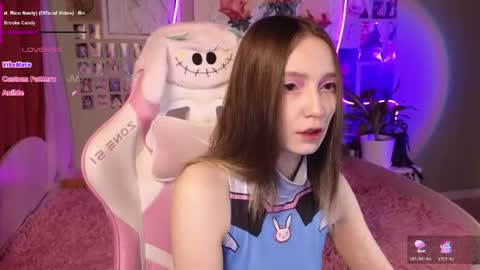 Evie online show from May 9, 10:34 pm
