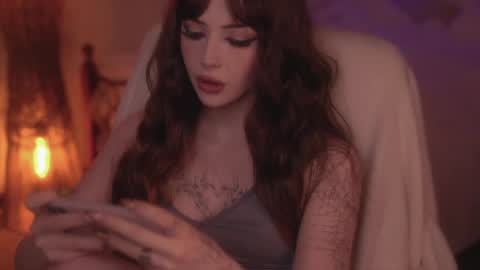 Alyson online show from December 10, 9:33 pm