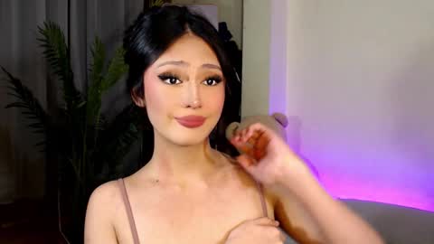 Candy  online show from December 9, 11:58 am