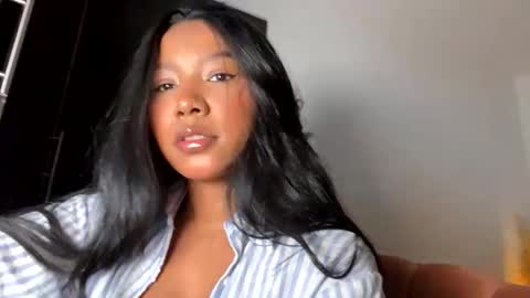 Thianna online show from October 16, 10:51 am