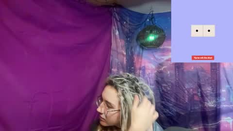 Fae online show from December 3, 3:33 pm