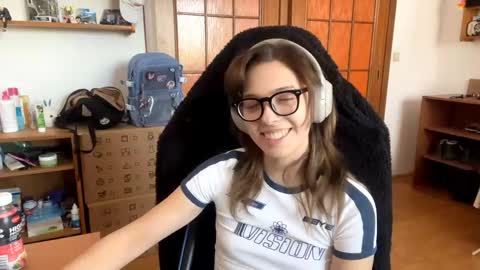 Loly online show from April 29, 2:31 pm