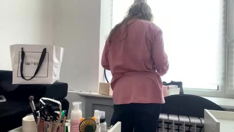 Ilona online show from February 18, 10:27 am