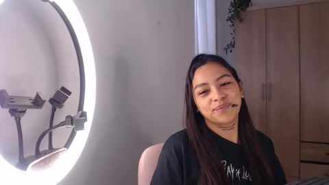 fairylatin online show from February 22, 1:23 pm