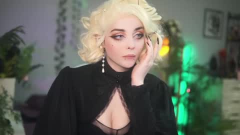 faith_chan online show from April 19, 2:44 am