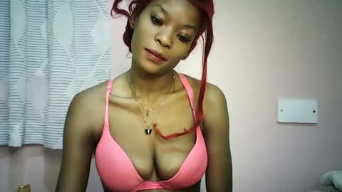faizah_ online show from April 26, 1:42 pm