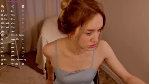 fancyamelia online show from October 16, 1:14 pm