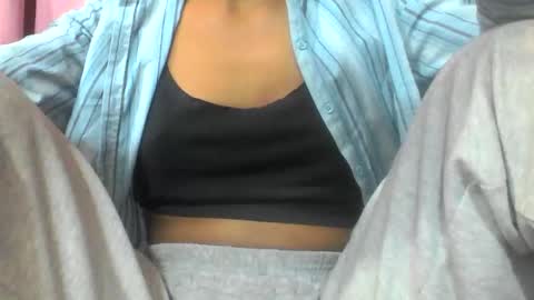 farantsaaly1 online show from September 23, 10:46 am