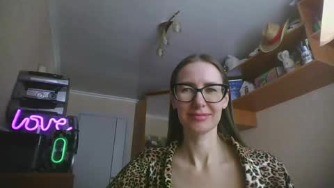 feraliss online show from February 28, 8:25 am