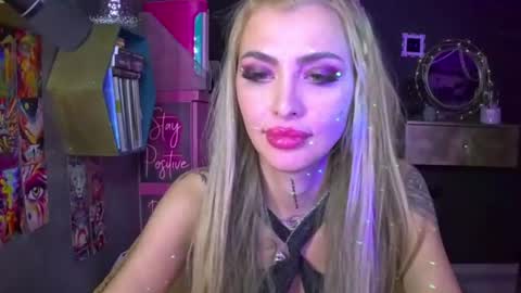 Sarah online show from July 28, 8:52 pm
