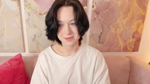 fiamoory online show from April 3, 1:25 am