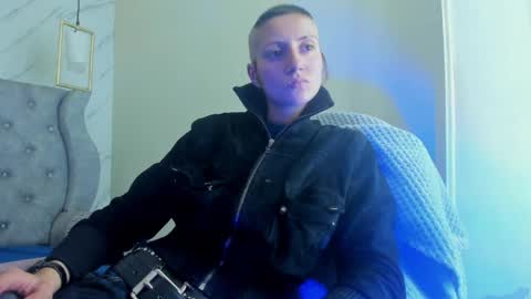   online show from April 18, 7:58 pm