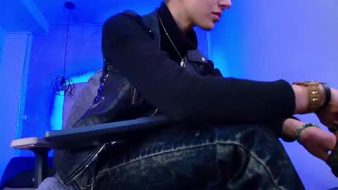   online show from November 14, 12:49 pm