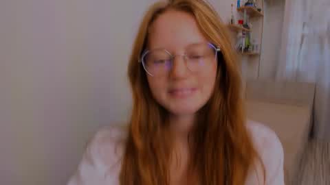 fire_luna online show from September 19, 6:23 am