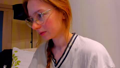 fire_luna online show from November 30, 10:30 am