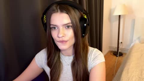 Emma online show from May 8, 3:15 pm