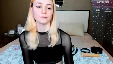 FlexiMona online show from October 4, 9:37 am