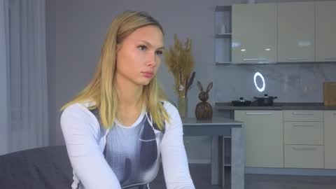 Doloras online show from October 2, 7:19 pm