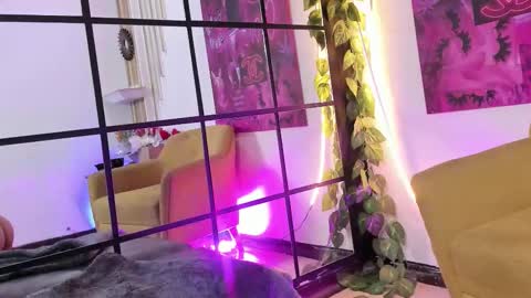 FLORA online show from September 22, 6:39 pm