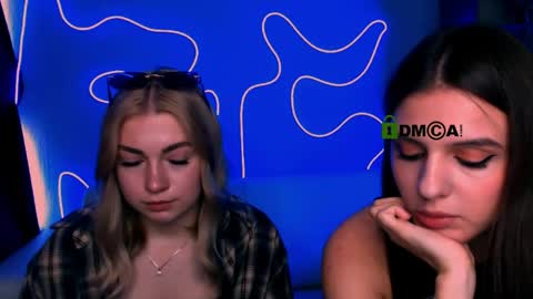 florence_barker online show from May 5, 1:58 pm