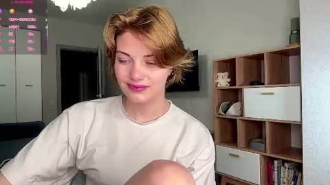 Flora online show from July 15, 3:17 pm