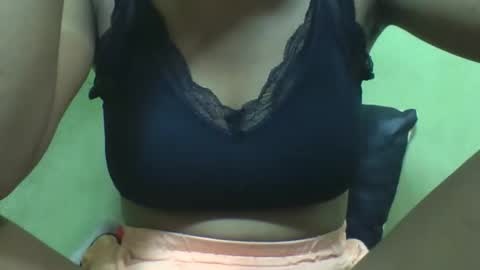 florine592953 online show from February 2, 4:44 am