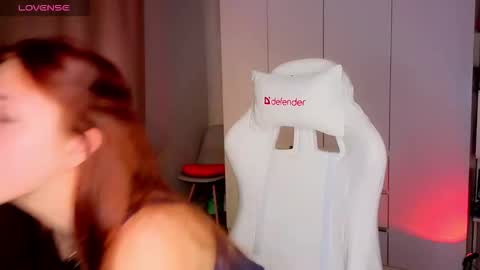 fox_muses online show from February 18, 2:43 am