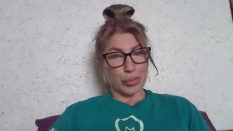 fox_red_lady7 online show from February 21, 9:10 am