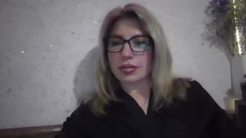 fox_red_lady7 online show from March 6, 8:59 pm