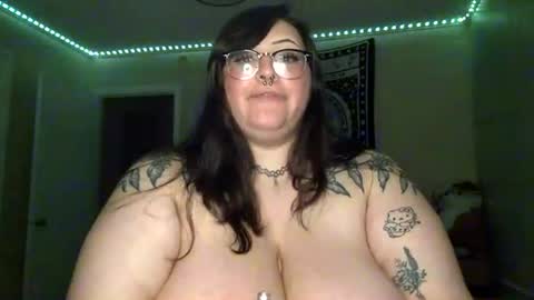 foxdarling96 online show from May 13, 1:33 am
