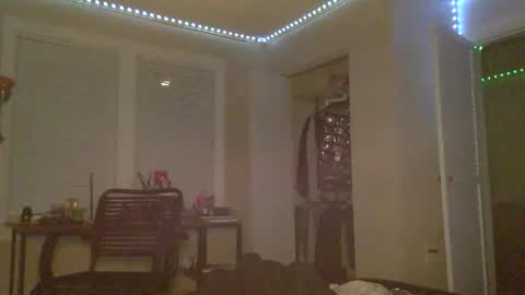 foxdarling96 online show from February 4, 4:48 am