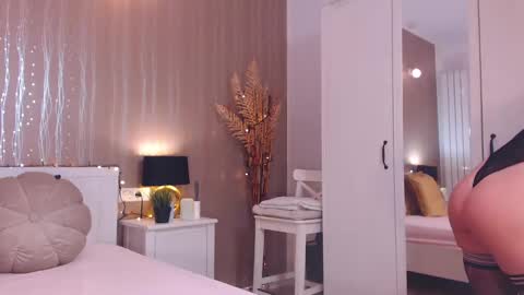 Adela - Single mom. 40 y online show from January 20, 5:48 am