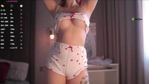 foxylovesyou online show from October 3, 8:08 am