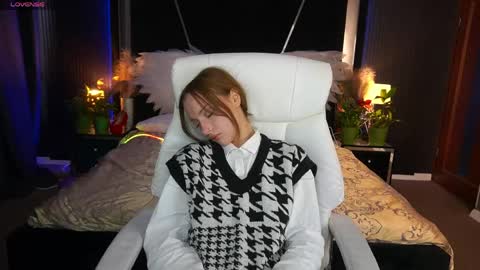 Maya online show from April 20, 1:14 pm