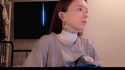 fran_bow online show from April 7, 12:07 pm