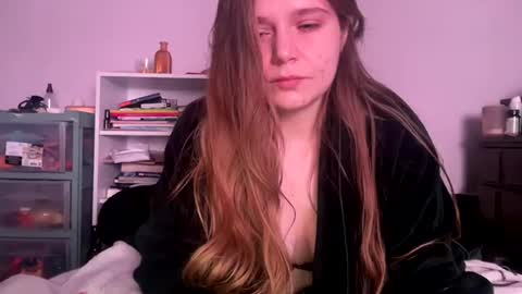 francescafey online show from November 24, 4:47 am