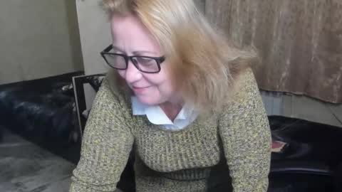 FrauMartha online show from November 21, 3:03 pm