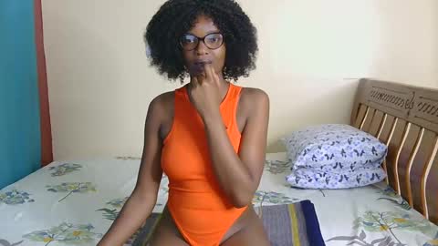 Nessa-Independent model online show from December 9, 8:33 pm