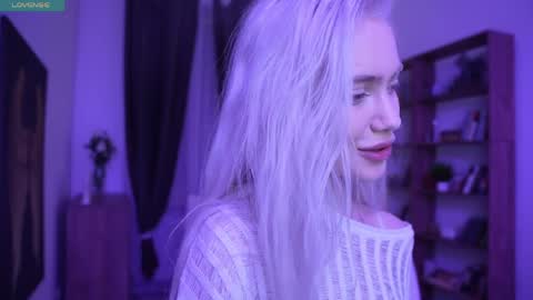 Freya online show from April 3, 7:34 pm