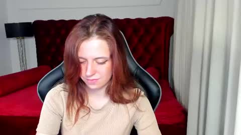 FreyaVeys online show from June 25, 5:23 am