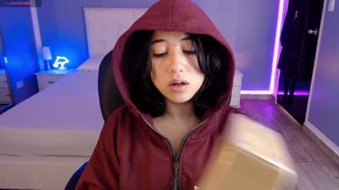 frida_lassi_ online show from January 22, 12:06 pm