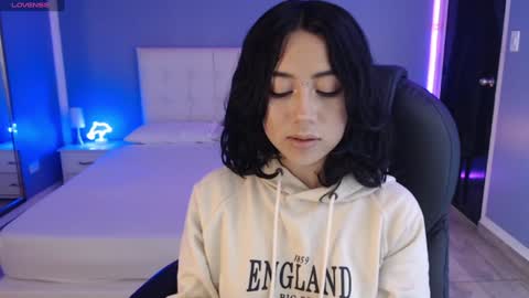 frida_lassi_ online show from January 24, 12:10 pm